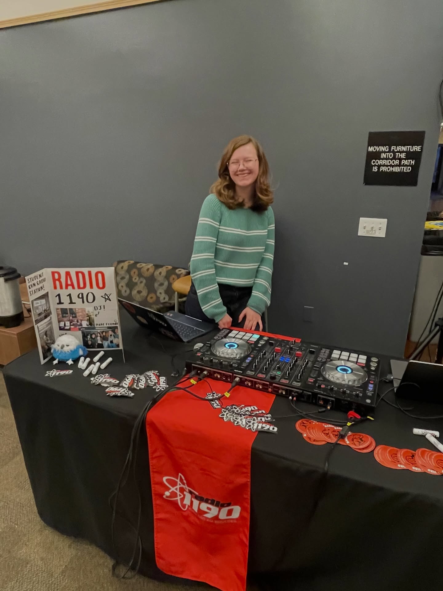 It’s DJ @sugarcornpop at the @hackcu hackathon! 💻👾
