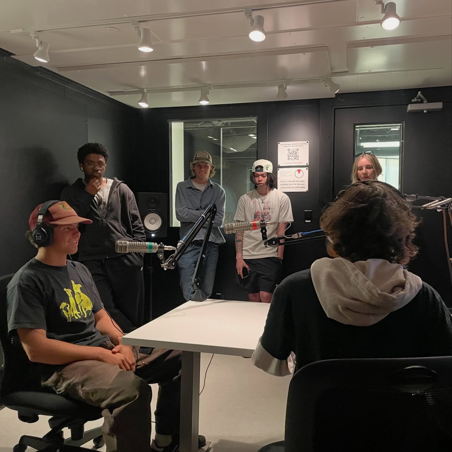 So great to have students from @cubouldercmci associate teaching professor Jason Sanford’s media production class live in studio this afternoon! We love getting new folks on the mic for the first time ✨👏💙